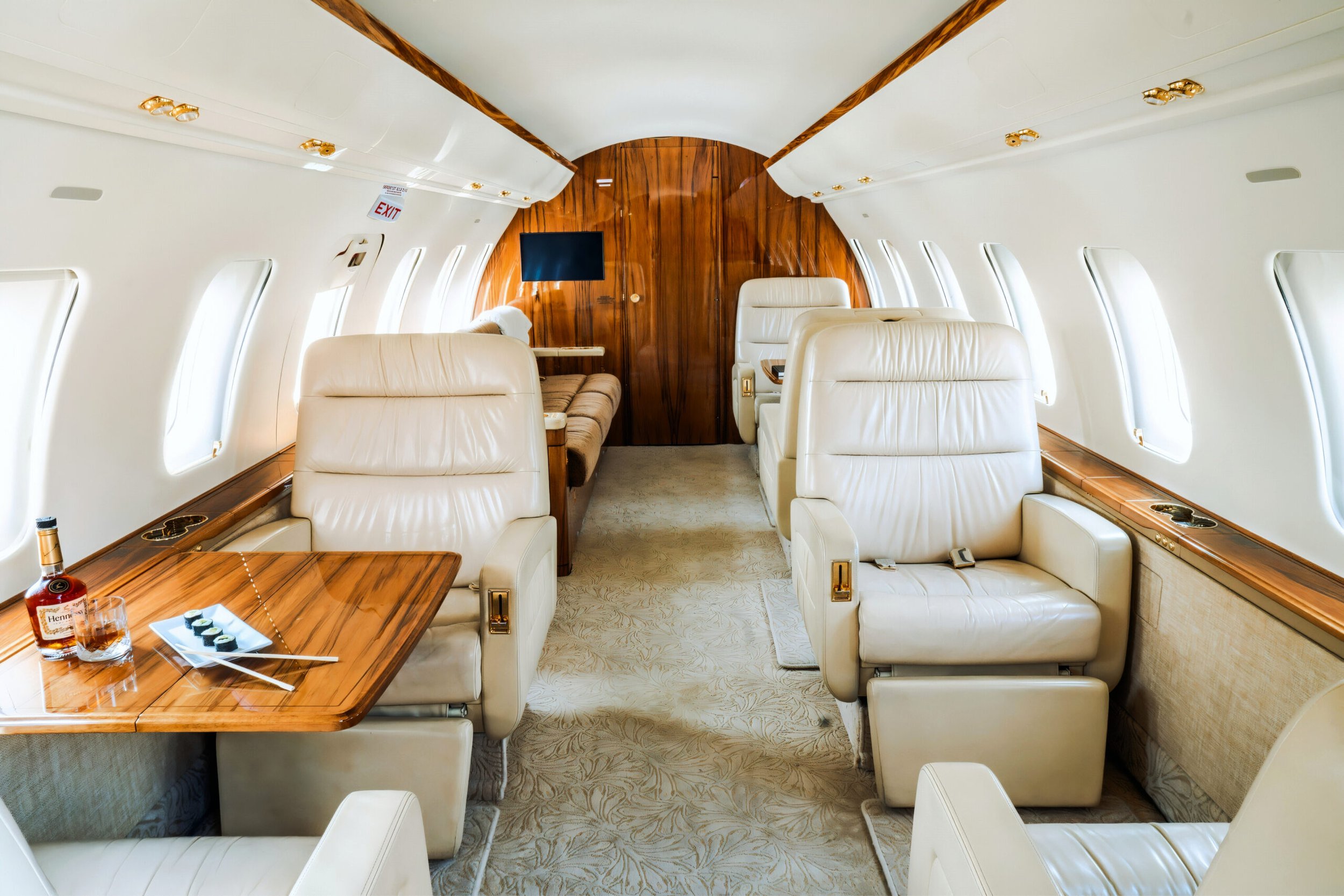 Challenger 605 Charter — V2 Jets | Book Your Luxury Flight Today